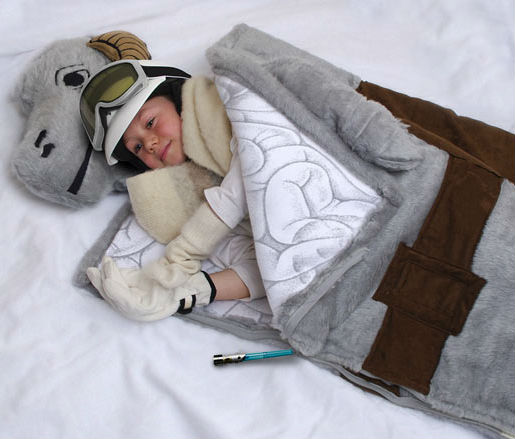 star-wars-products-tauntaun-sleeping-bag