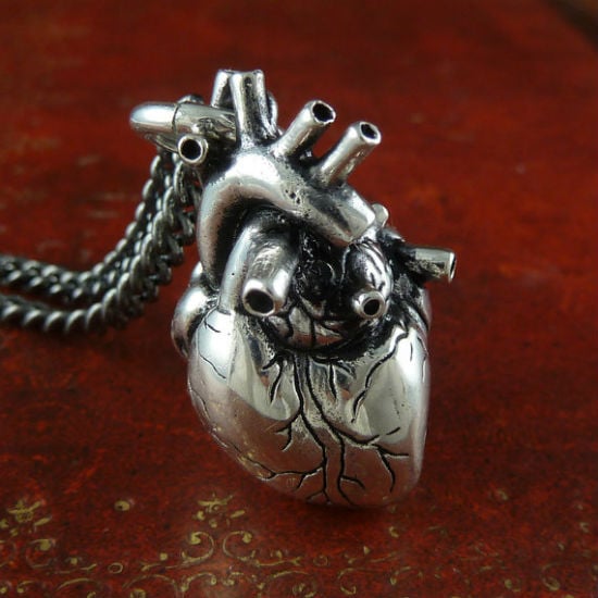 anatomical-heart-necklace