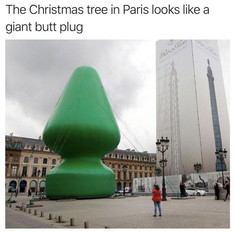 christmas tree in paris looks like a butt plug 
