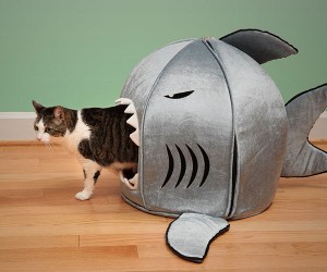 Shark Prima Nano Pet Bed – Scare the sh*t out of your pet with the shark nano pet bed by prima
