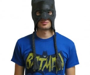 Batman Beanie Mask – Gotham City can get mighty cold this time of year, you wouldn’t want to be caught up in a chill without your head and face protected.