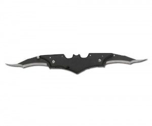 Batman Double Edge Folding Knife – The folding knife that Gotham deserves.