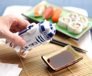 Star Wars R2D2 Soy Sauce Dispenser – Not only is R2D2 a great pilot but his holographic projector also makes for a perfect pouring spout.