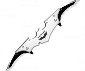 Batman Batarang Pocket Knife – Dispense some double sided justice with your very own dual batarang pocket knife!