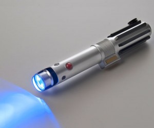 Star Wars Lightsaber Flashlight – Never lose your way on the Dark Side!