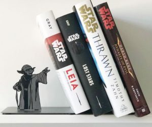 Star Wars Yoda Bookends – Display a collection of sacred Jedi texts, or your favorite page-turners with a little help from Master Yoda.