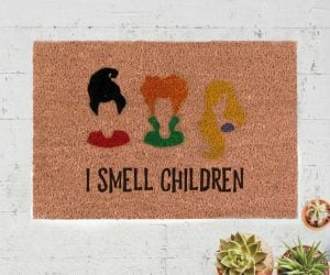 I Smell Children Hocus Pocus Doormat – Made with natural brown coir (coconut) fiber matting, this outdoor welcome mat is perfect for Halloween or all season!
