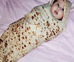 Burrito Baby Blanket Flour Tortilla – Everyone’s favourite viral trend tortilla burrito blanket suddenly breaks out over the internet & customers have gone crazy to get this beautiful blanket that