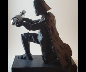 Darth Vader Pen Holder – The Dark Lord of the Sith will hold your pen at the ready. Makes a great desktop item for any Star Wars fan!