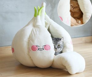 Garlic Bulb Cat Bed – This cute pet bed will be appreciated not just by cats but for any pet.