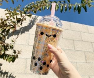 Pearl Boba Tea Reusable Tumbler – If you haven’t yet got on board with helping to save the planet, here’s a chance to do your bit. Reusable Cups are the future,